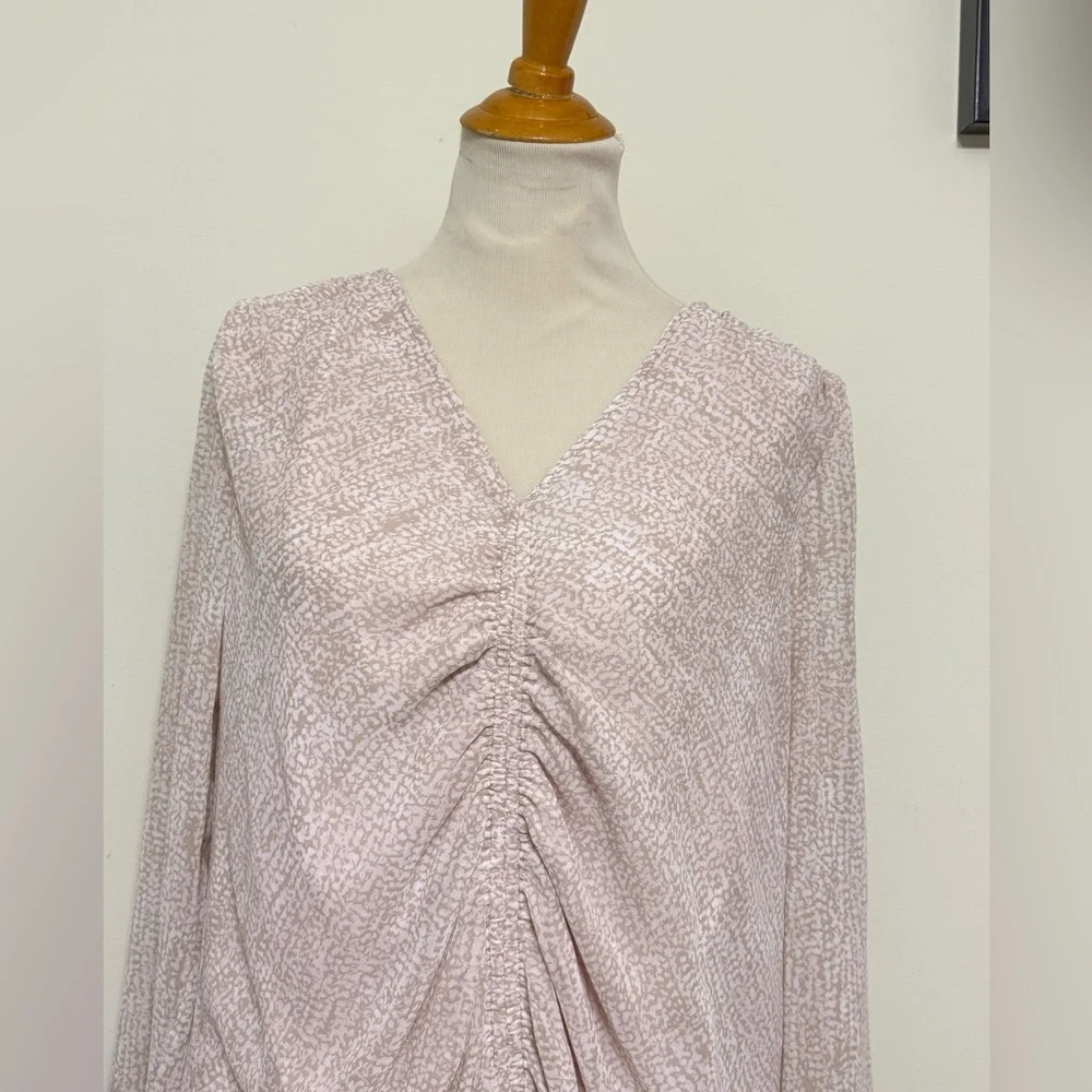 Calvin Klein NWT Blouse Ruched V-Neck Top Pink Light Tan Print Lined Size L - Picture 2 of 15